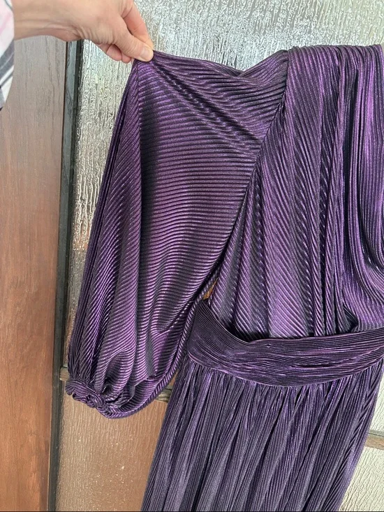 Bronx and Banco Purple Florence Gown in size medium one shoulder . - Picture 8 of 12